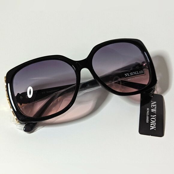 2/$30 Ladies Black Chic Sunglasses  - Picture 1 of 6